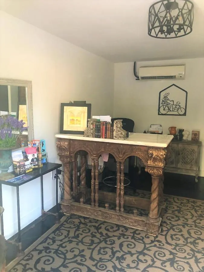 Bespoke Inn Scottsdale