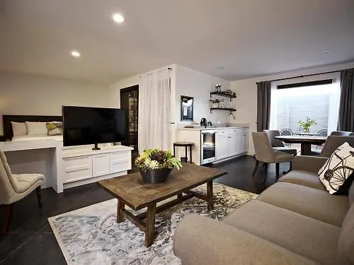 Bespoke Inn Scottsdale